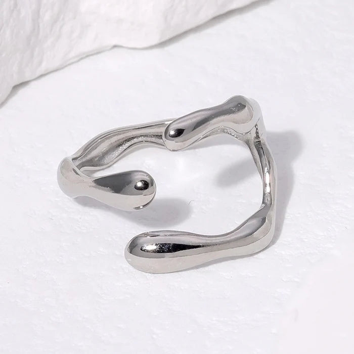Geometric open ring